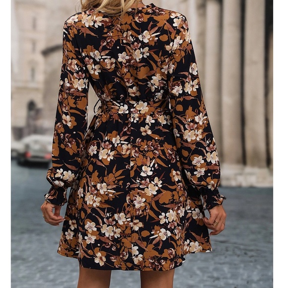Boho Floral Print Surplice Belted Dress - Picture 4 of 5